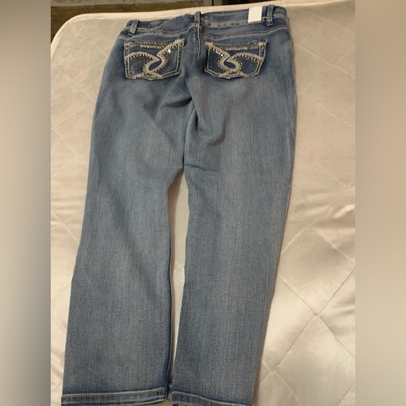 Look like y2k pants not really interested in them tho - Picture 2 of 2